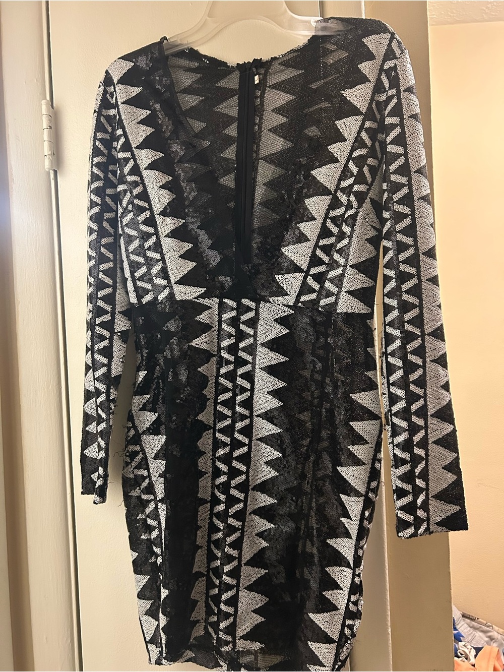 Black and White Geometric Long-Sleeve Bodycon Dress